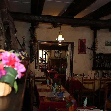 Han/Misafirhane Des Pyrenees Sainte-Marie-de-Campan